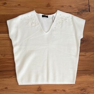Tahari White Cap Sleeve Boxy Blouse
